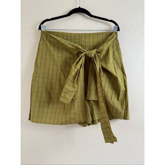 Rebecca Taylor Plaid Skort in Mini Plaid Olive Combo - Picture 3 of 9